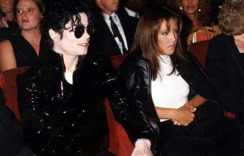 CKSVUAIRENYROUKLGQA - Michael Jackson si Lisa Marie Presley