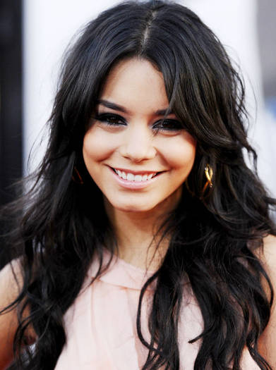 Vanessa Hudgens - Clubul Fetelor