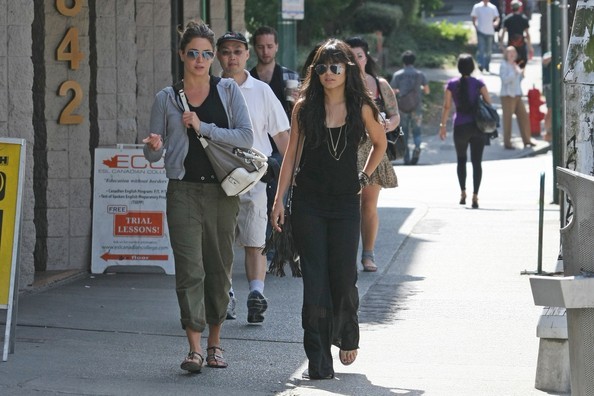 Old+pals+Nikki+Vanessa+Vancouver+QmMfJu4Txr3l