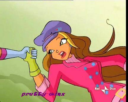 flora-1 - WINX IN PLOAIE