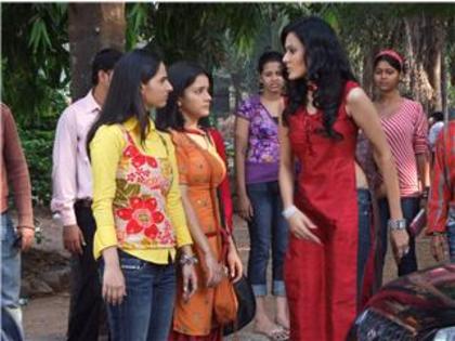 52C_Kamya - ZzZzZ Banoo Main Teri Dulhan ZzZzZ