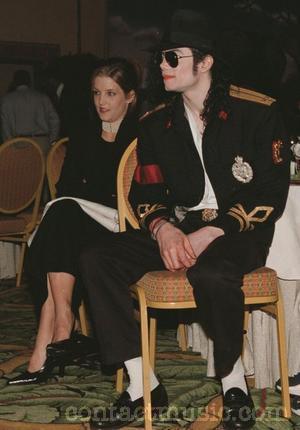 file_photos_1594634 - Michael Jackson si Lisa Marie Presley