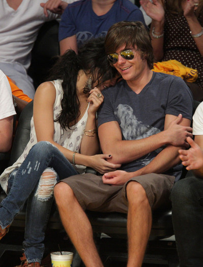 Lakers Game (15) - Vanessa Hudgens Celebrities At The Lakers Game