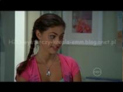 YJOGAOBJQFVIAKUPPIR - Cleo