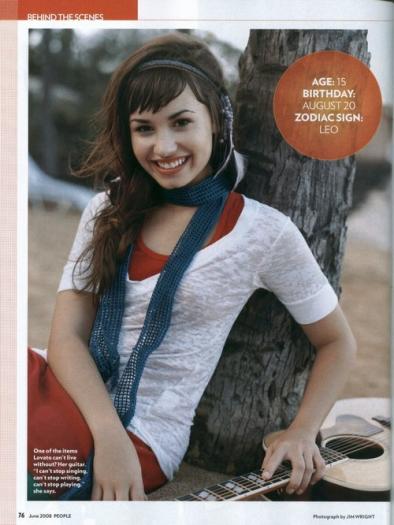 demy lovato in revistaaa