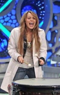 miley_cyrus_1240535425 - miley