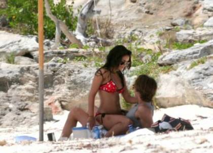 vanessa-hudgens-bikini-1-04 - High school musical