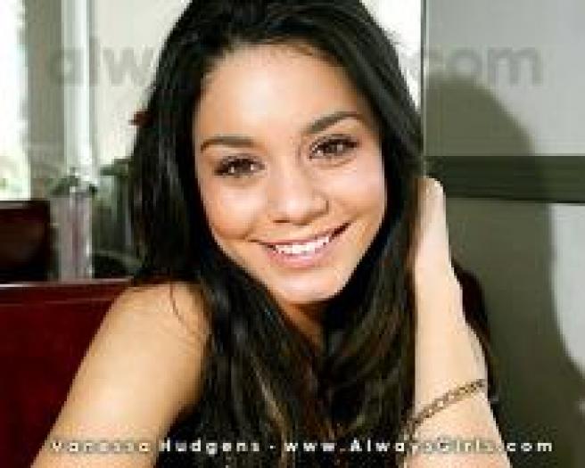 DRWNOEQXYGNSSCPXJZR - vanessa anne hudgens