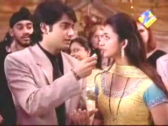 2001161587180866525_rs