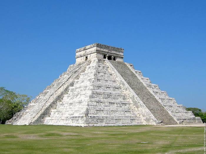 Piramida de la Chichen Itza - Cele 7 minuni ale lumii moderne