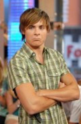 100872-pouting_zac
