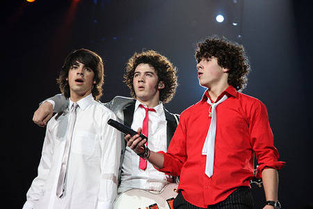 jonas brothers cu cravate - jonas brothers