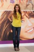 WEBOPXLRIJAAHQOMLRW - miley cyrus - hannah montana