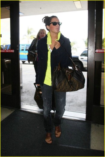 ashleytisdalelaxairportu