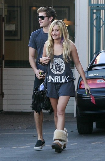 Zac+Efron+Ashley+Tisdale+Out+Lunch+Patty+3GlanYlUJt2l