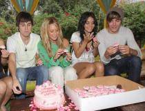 XRZZKPAUJLAQDRGMUWE - Ashley Michelle Tisdale