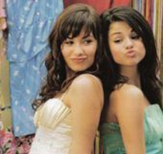 2539301209_fff784edf6 - Demi Lovato