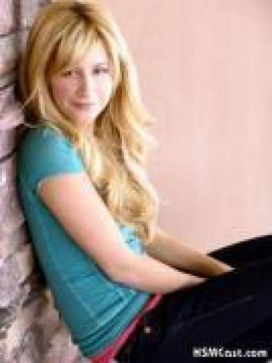 TWYIQQKYWPCYNZMEJFQ - ashley tisdale