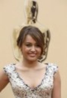 4966_1060063952296_1546848358_30138532_6381807_s - AICI CLUB HANNAH MONTANA