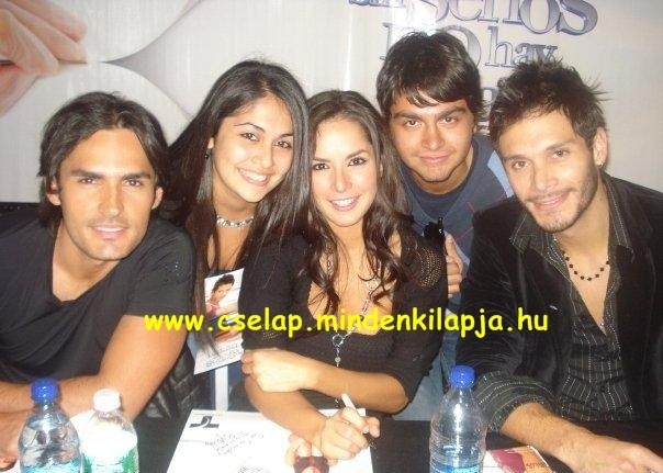 MWUFUOOBXSTVJVKDATA - Poze Personale