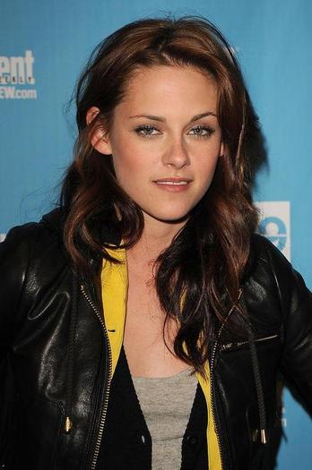 Kristen_Stewart_1241610599_2