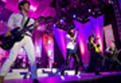 disney-channel-games14sm - demi lovato