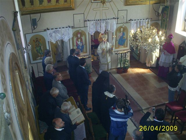 Kopia_av_A_DOUA_ZI_DE_PASCI_SI_CEI_16_POPI_IN_26_04_2009_LA_MARCOVAT_071 - Biserica Catolica