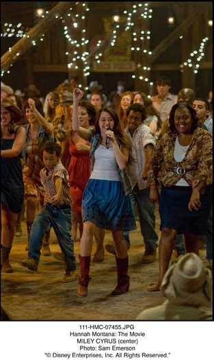 2009_hannah_montana_the_movie_009 - Hoedown Throwdown