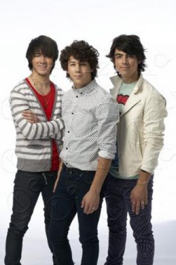 normal_JonasBrosJM008960 - jonas brothers