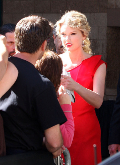 Celebrities+Arriving+ACM+Awards+Las+Vegas+vegjSg27J3cl