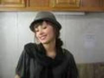 demi in bucatarie - Demi Lovato rare