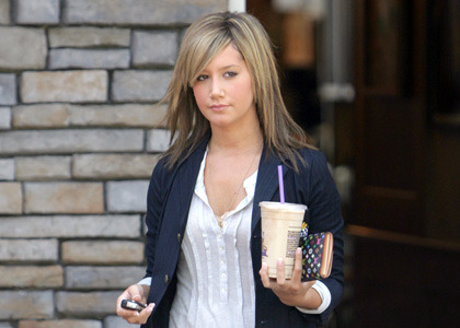 ashley-tisdale-coffee-05