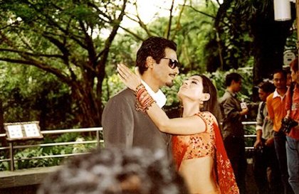 Arjun si Amisha facand o scena din film