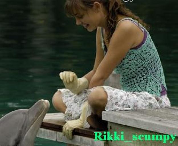 cleo si delfinul Rony - Cleo Sertori-Phoebe Tonkin