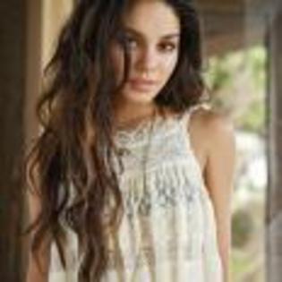 Vanessa_Hudgens_1247603533_3