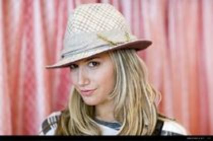 SEBMSFAXBCQQJSPPIVE - ASHLEY TISDALE SEDINTA FOTO 11