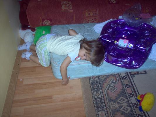 Claudia rapusa de somn aug 2006 - fetele