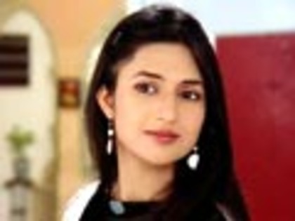 38743 - Divyanka Tripathi