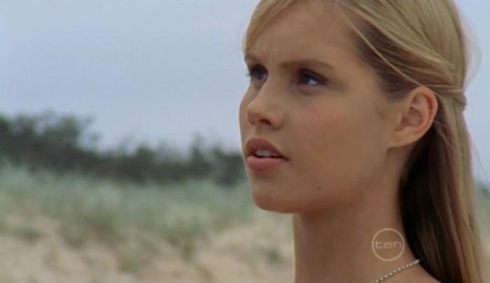 SWDSGCHUULDDLPECLHR[1] - claire holt-emma h2o