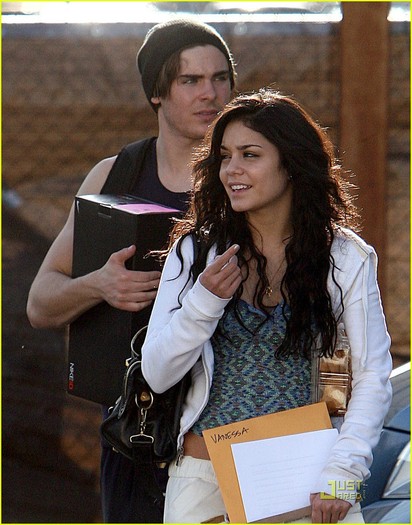 high-school-musical-3-zanessa-04