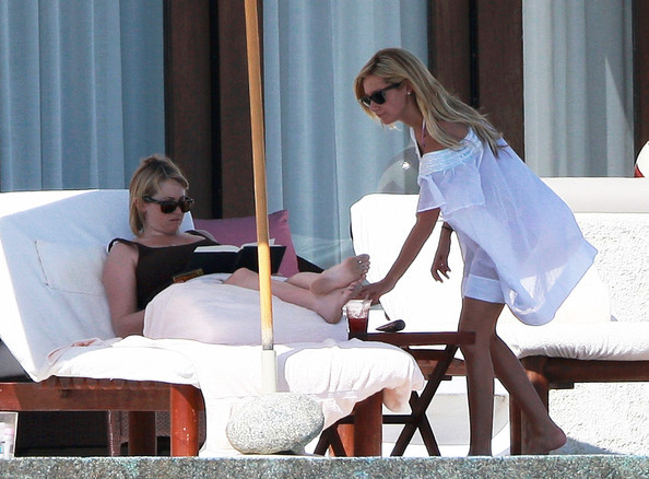 Ashley+Tisdale+Showing+Off+Bikini+Bod+Mexico+iwOB9RRO7bvl