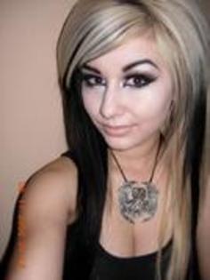 UIMHENHSAOOXYPUFZKJ - amanda jones