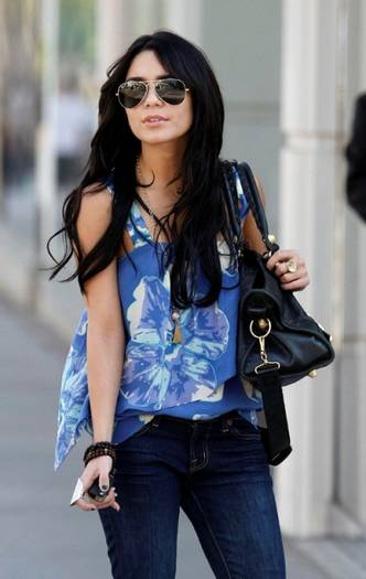 vanessa-hudgens-hot-in-blue