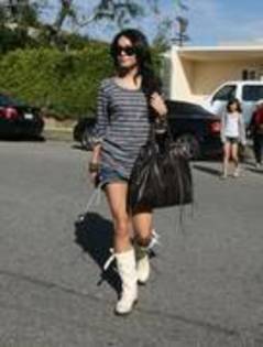 CDWXENVDNVFCYJCWHAM - vanessa si ashley