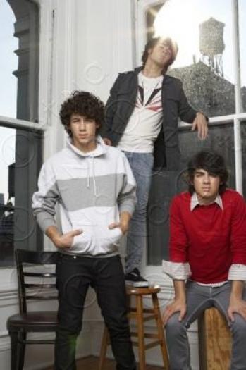 normal_JonasBrosJM009406 - jonas brothers