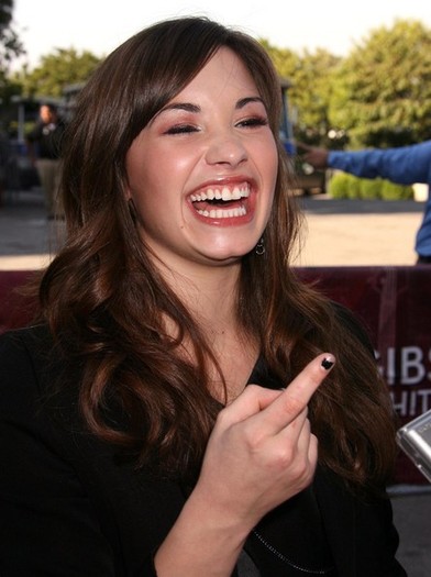 City+Hope+Benefit+Concert+Miley+Cyrus+Jonas+MVPbISEshP2l - 0-Demi Lovato-0