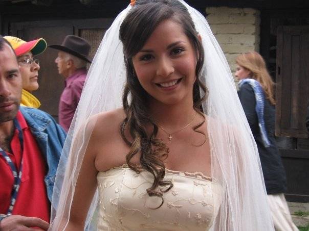 YJITRGDYEOXXEDNFGYG - Carmen Villalobos