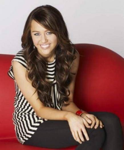 HYWPNALJAANSLDFAGEW - aici sunt doar poze cu miley cyrus-hannah montana