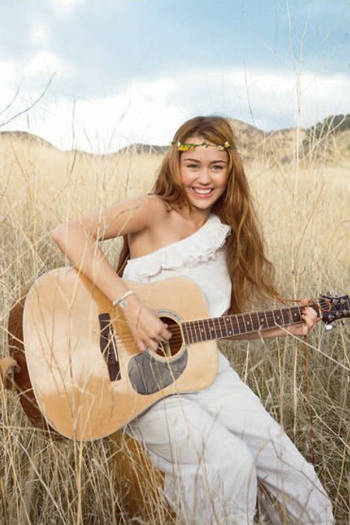 miley-cyrus-teen-vogue-2