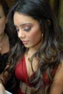 IVWFQOVIZGGVBGFNVBY - vanessa si ashley